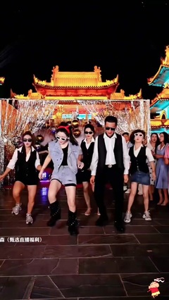 從“鋼爸”王鵬博看網(wǎng)絡(luò)育兒 人設(shè)之外，是真實(shí)的陪伴與成長